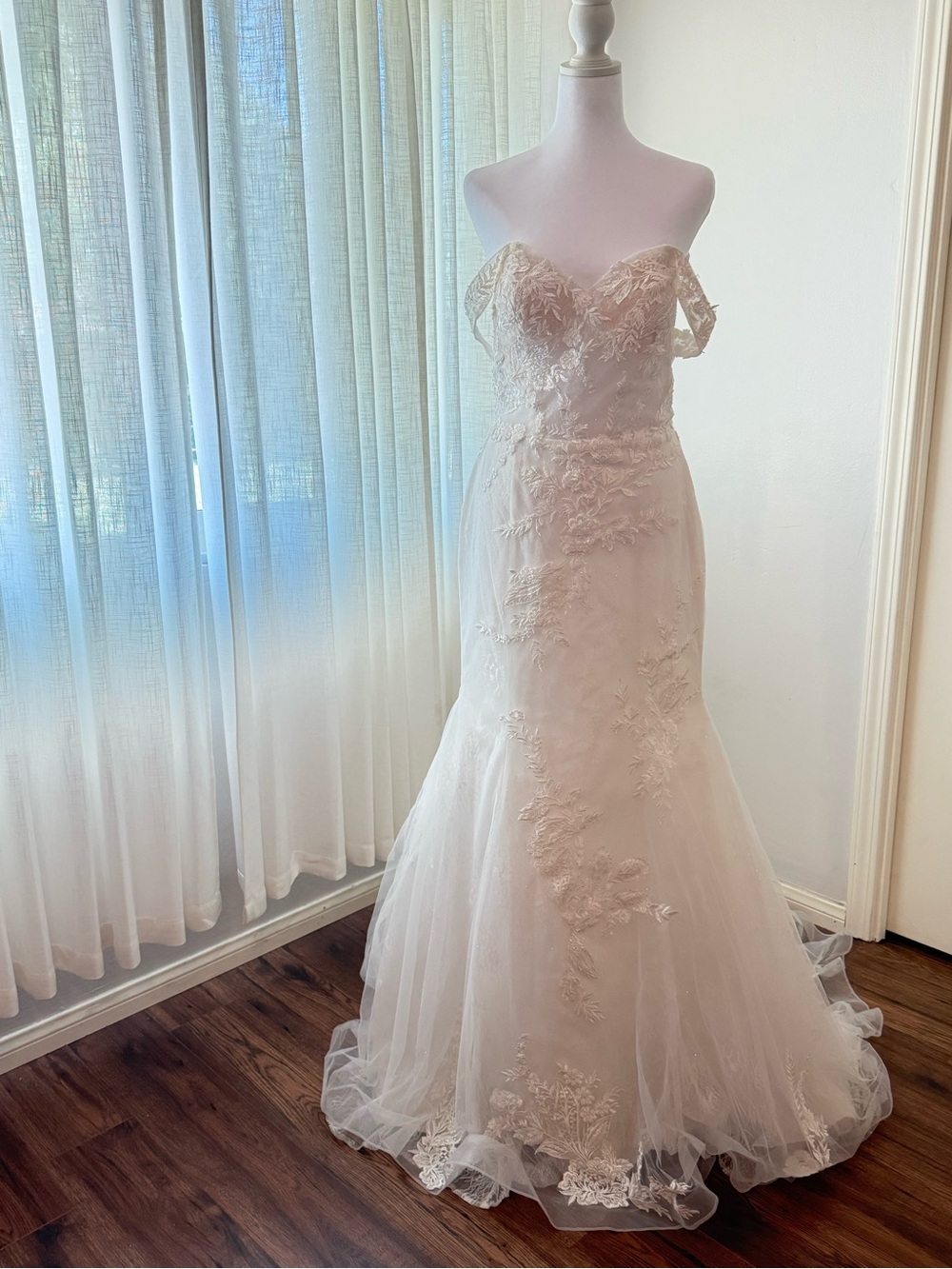 Herawhite Bridal HW2523 Size 12 Designer Bridal Gown Sample